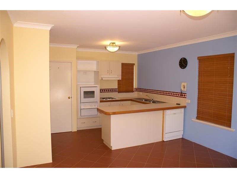 1/12 Leonard St, Victoria Park WA 6100
