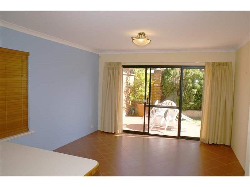 1/12 Leonard St, Victoria Park WA 6100