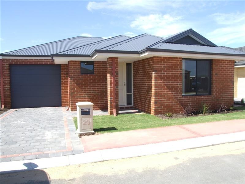 23/11 Hazlett Way, Canning Vale WA 6155