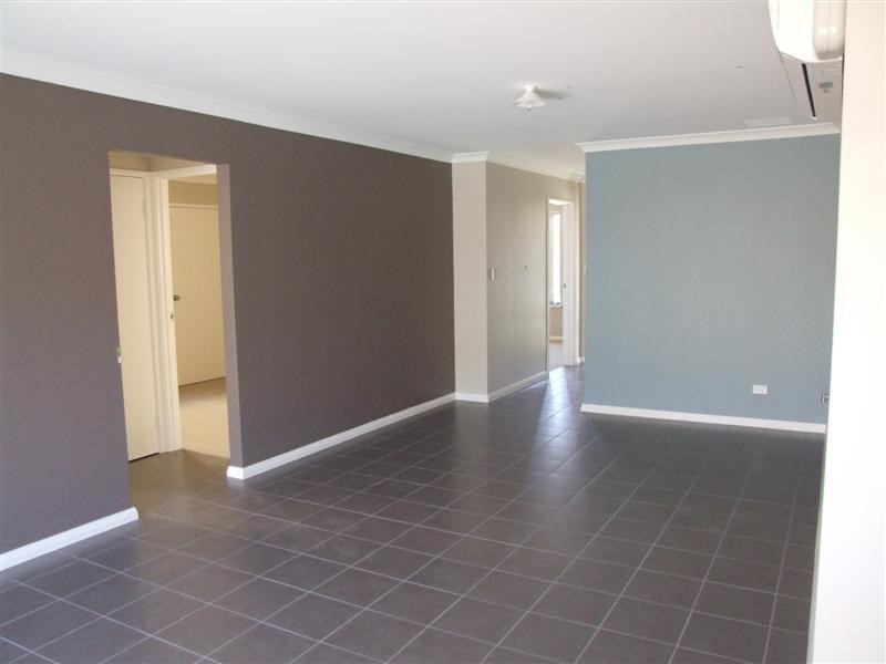 23/11 Hazlett Way, Canning Vale WA 6155