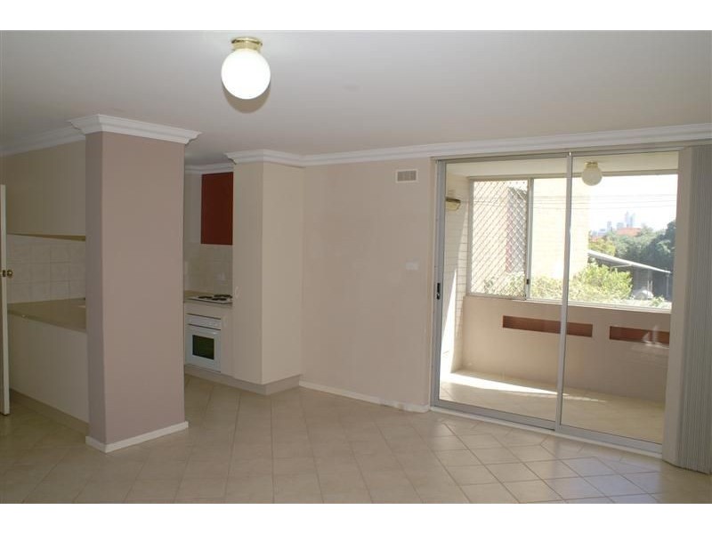 4/45 Leonard Street, Victoria Park WA 6100