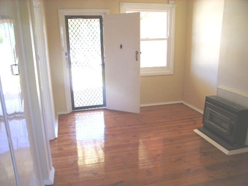 32 Weroona Avenue, Park Holme SA 5043