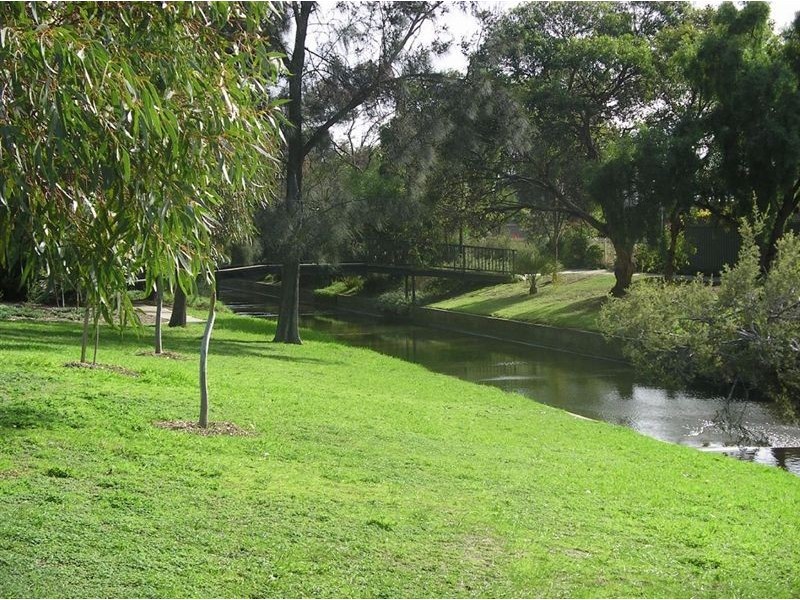 2 McLean Avenue, Grange SA 5022