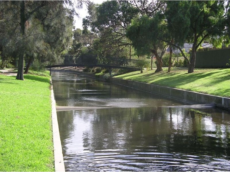 2 McLean Avenue, Grange SA 5022