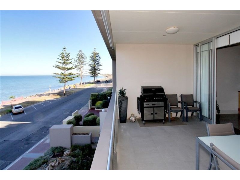2.2/8-9 North Esplanade, Glenelg North SA 5045