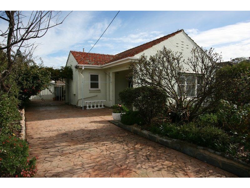 63 Pine Avenue, Glenelg North SA 5045