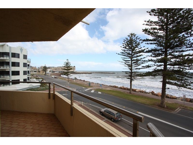2c/13 North Esplanade, Glenelg North SA 5045