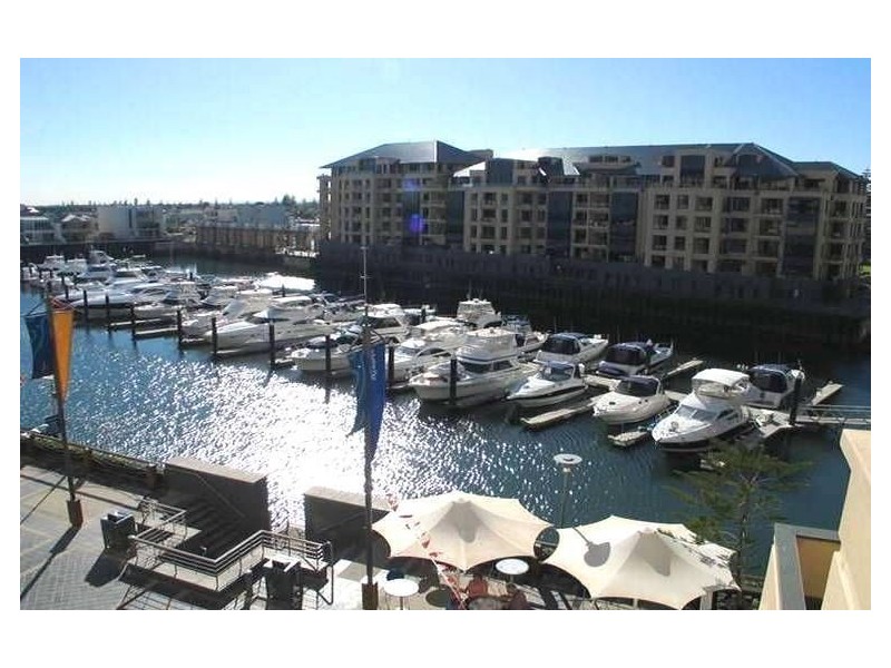 1/9 Holdfast Promenade, Glenelg SA 5045