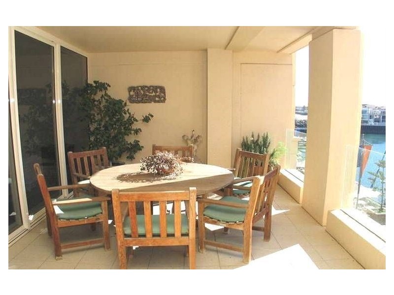 1/9 Holdfast Promenade, Glenelg SA 5045