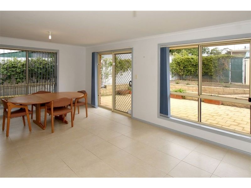 4 White Crescent, Seacombe Gardens SA 5047