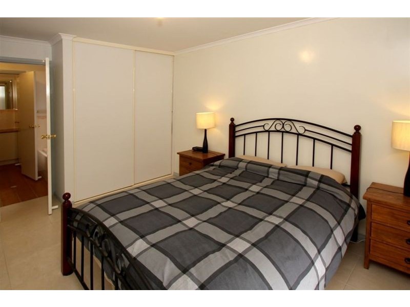 4 White Crescent, Seacombe Gardens SA 5047