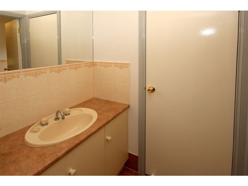 4 White Crescent, Seacombe Gardens SA 5047