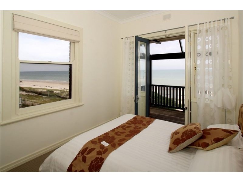 2/385 Esplanade, Henley Beach SA 5022