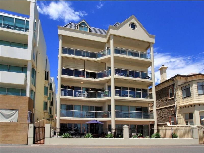 10/5 South Esplanade, Glenelg South SA 5045