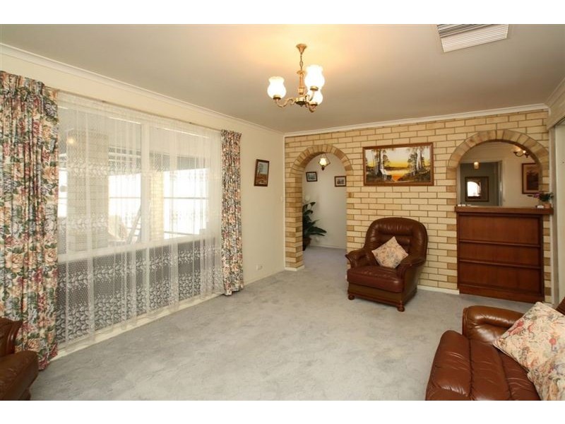 11 Taeping Street, Hallett Cove SA 5158