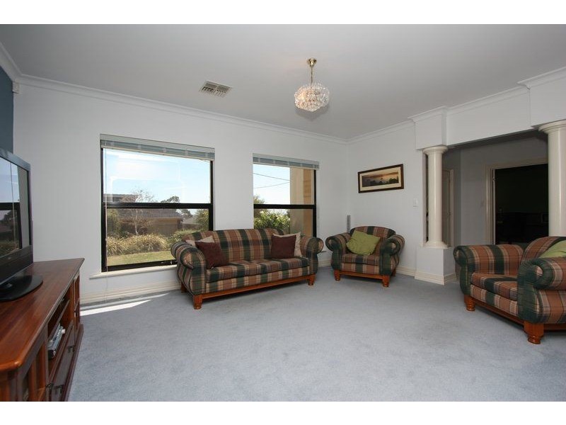 6 Cowell Crescent, Pasadena SA 5042