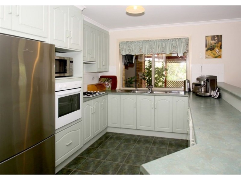 6 Aaron Avenue, Darlington SA 5047