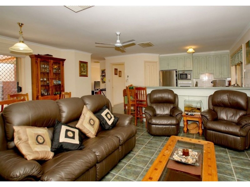 6 Aaron Avenue, Darlington SA 5047