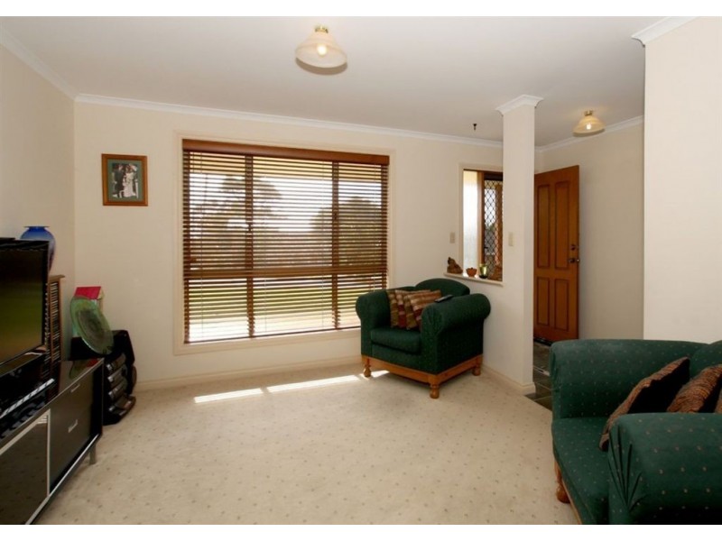 6 Aaron Avenue, Darlington SA 5047