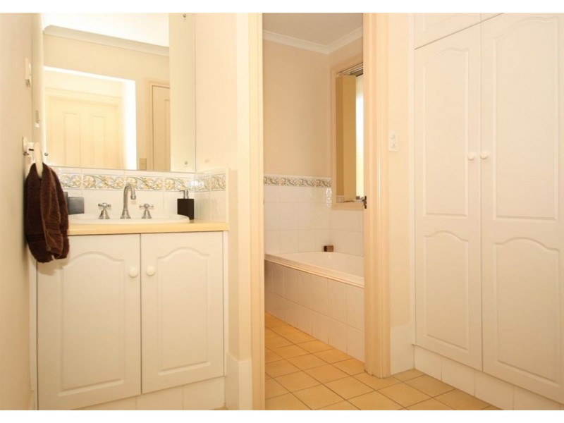 6 Aaron Avenue, Darlington SA 5047