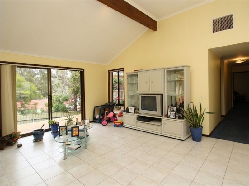 8 Ridge Place, Aberfoyle Park SA 5159