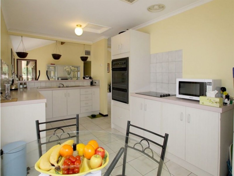 8 Ridge Place, Aberfoyle Park SA 5159