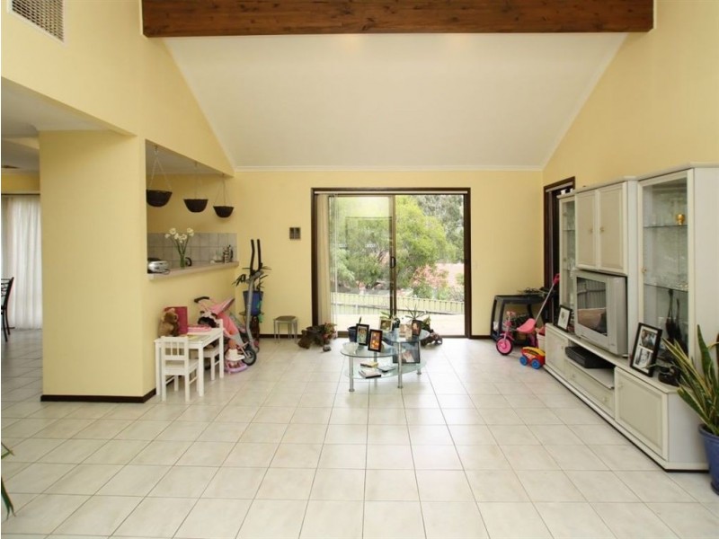 8 Ridge Place, Aberfoyle Park SA 5159