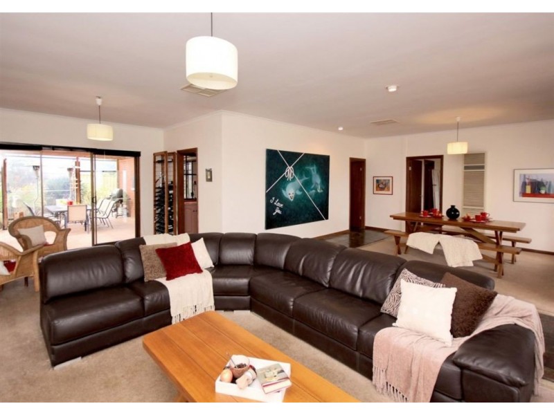 21 Farming Crescent, Hallett Cove SA 5158