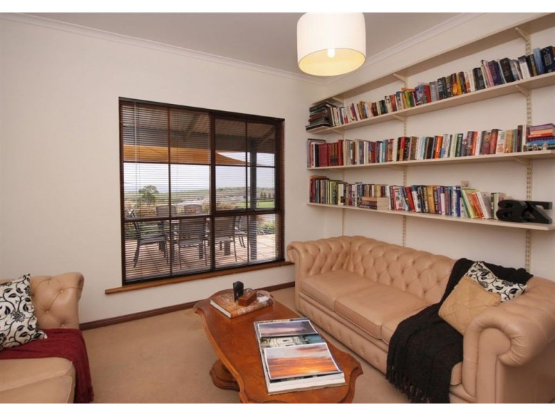 21 Farming Crescent, Hallett Cove SA 5158