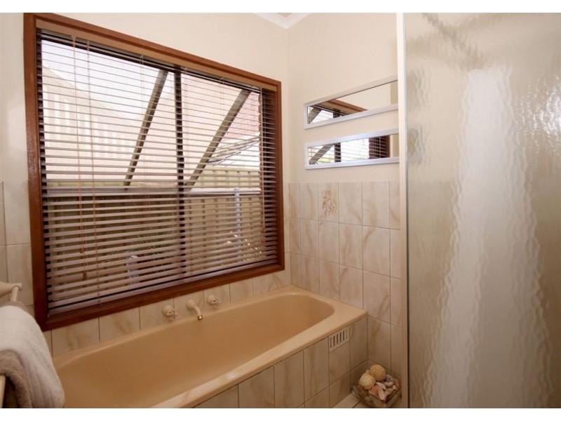 21 Farming Crescent, Hallett Cove SA 5158