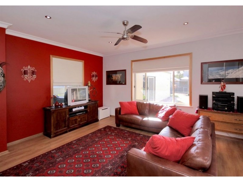 38 Wallala Avenue, Park Holme SA 5043