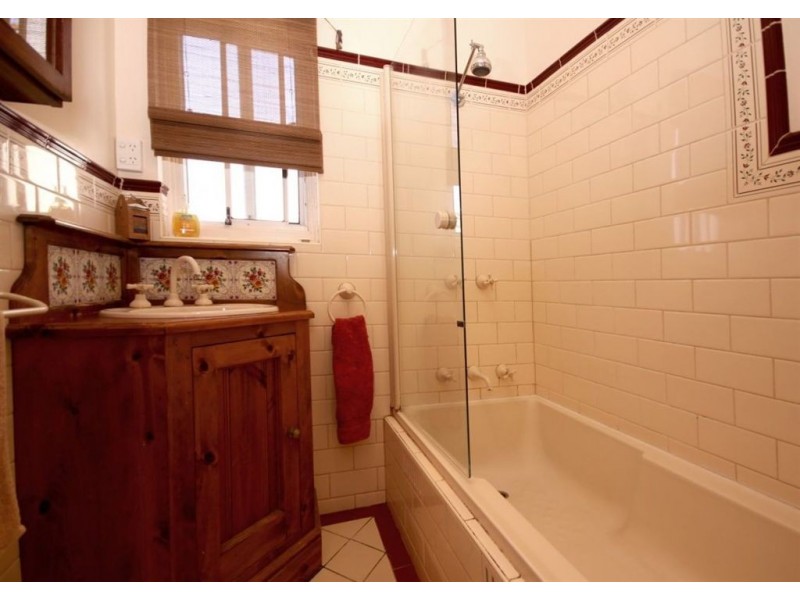 38 Wallala Avenue, Park Holme SA 5043