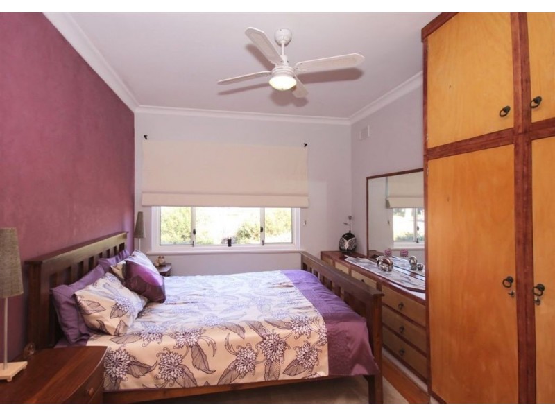 38 Wallala Avenue, Park Holme SA 5043