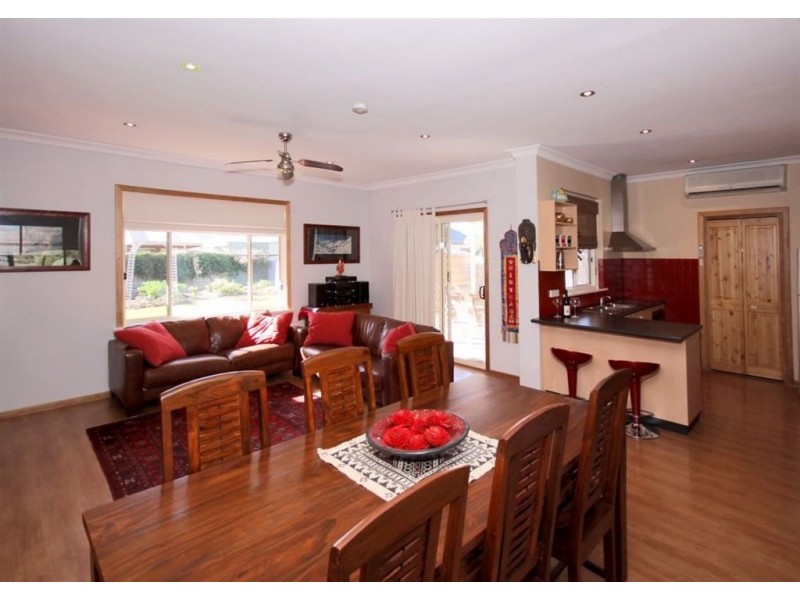 38 Wallala Avenue, Park Holme SA 5043