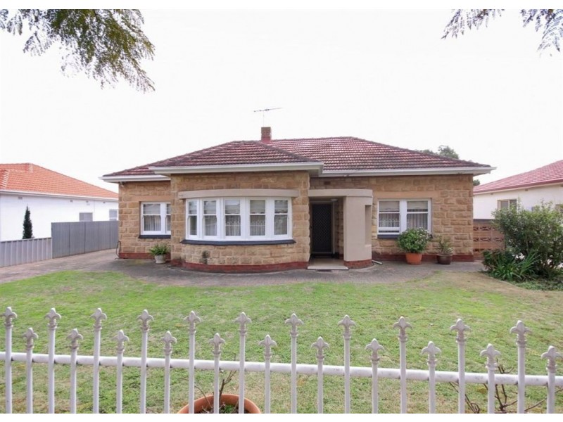 18 Chamberlain Avenue, Clarence Gardens SA 5039