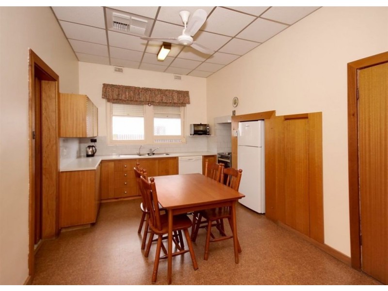 18 Chamberlain Avenue, Clarence Gardens SA 5039