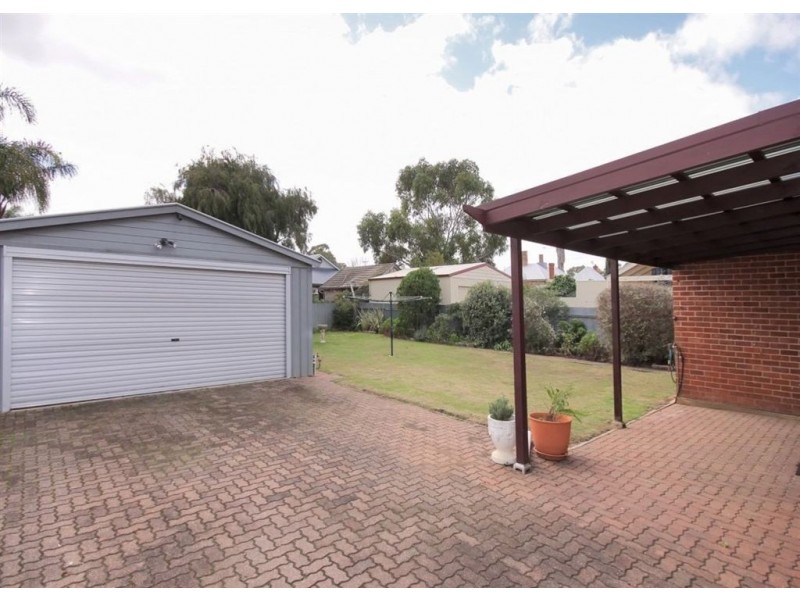 18 Chamberlain Avenue, Clarence Gardens SA 5039