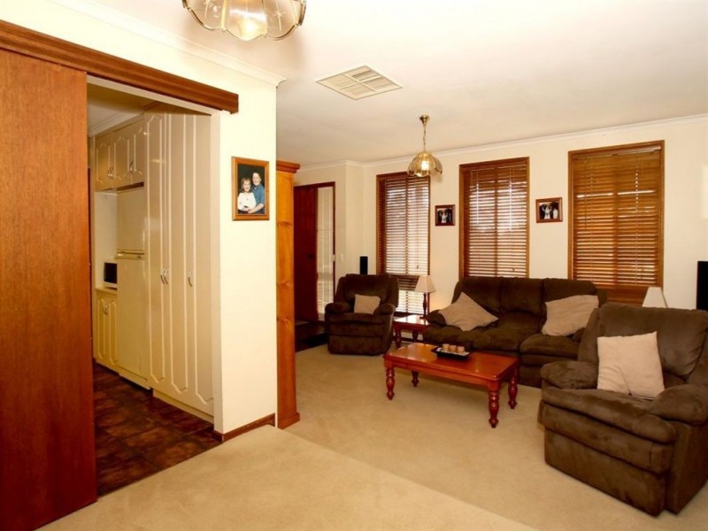 43 Horseshoe Drive, Aberfoyle Park SA 5159