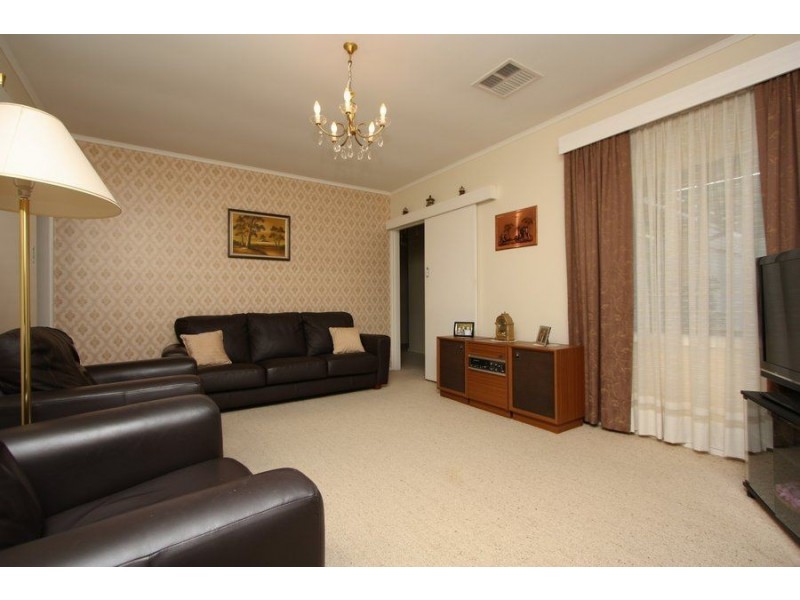 10 Oakmont Crescent, Novar Gardens SA 5040