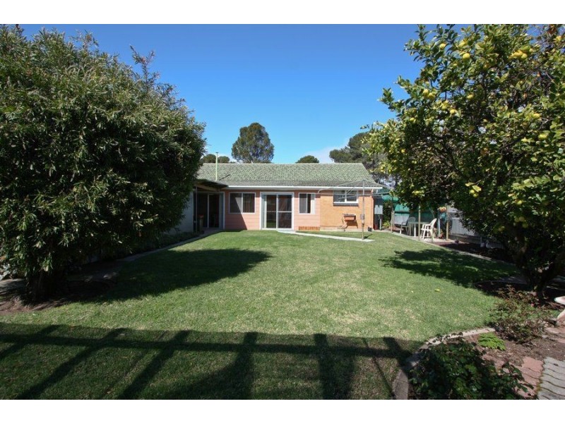 10 Oakmont Crescent, Novar Gardens SA 5040