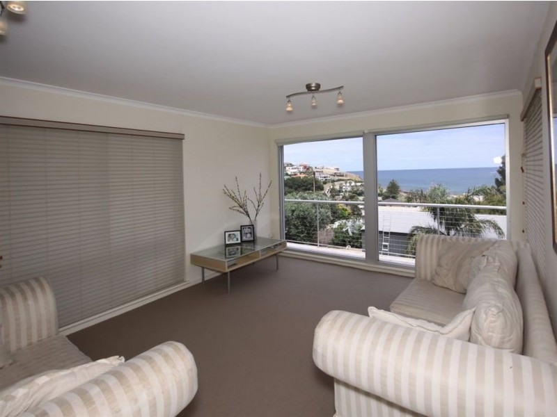 17 Seaview Avenue, Hallett Cove SA 5158