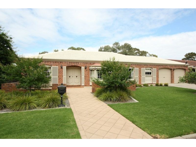 26 Saratoga Drive, Novar Gardens SA 5040
