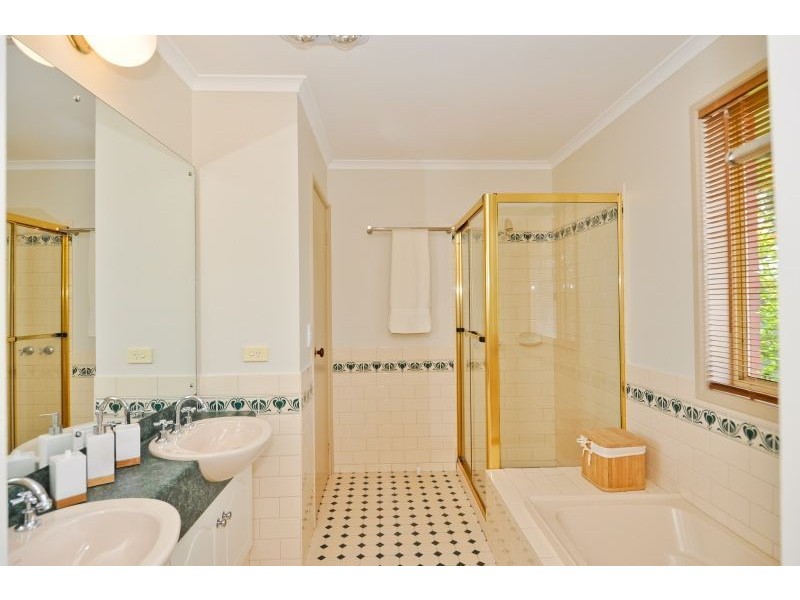 9 Albert Avenue, Crafers West SA 5152