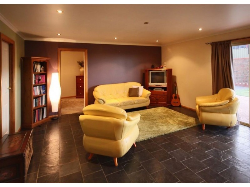 68 Seaview Drive, Happy Valley SA 5159