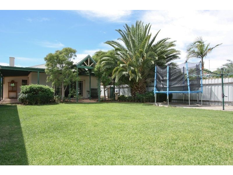 16 Barnes Avenue, Marleston SA 5033