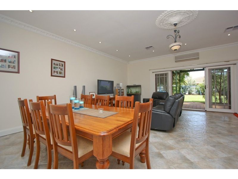 16 Barnes Avenue, Marleston SA 5033