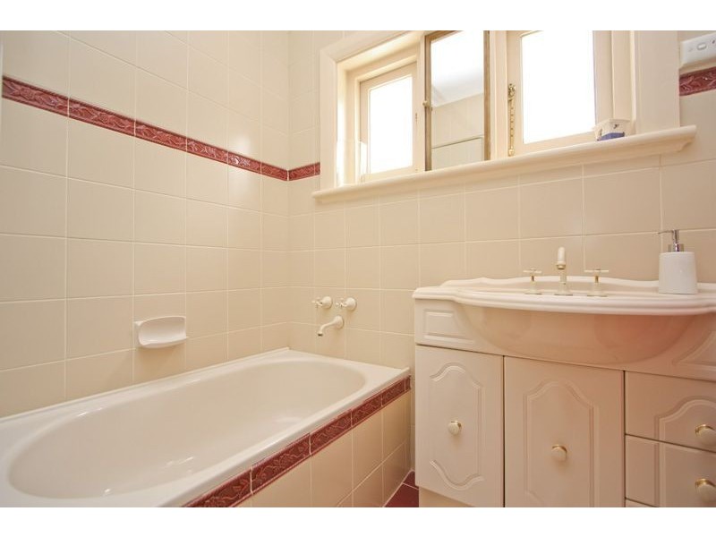 16 Barnes Avenue, Marleston SA 5033