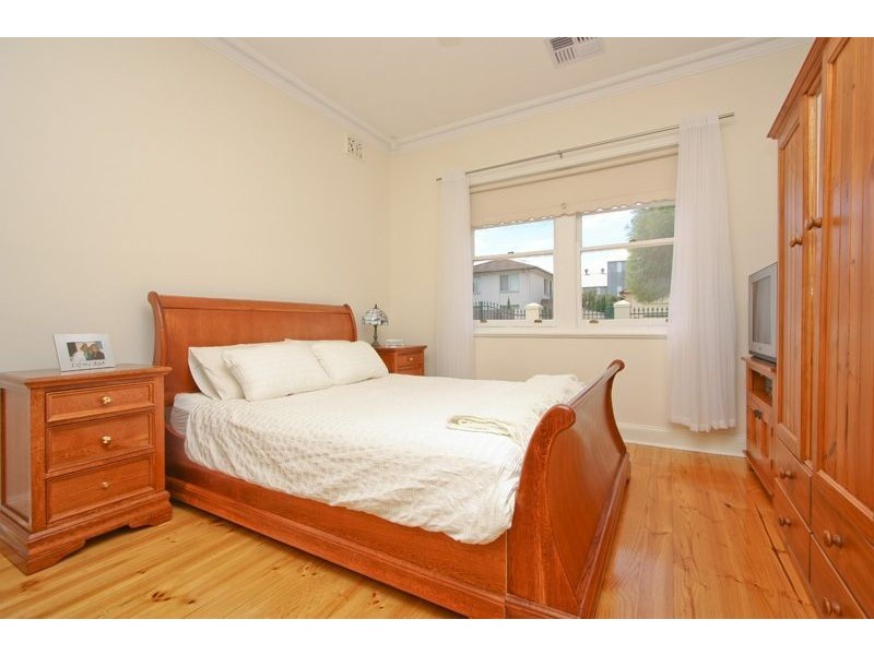 16 Barnes Avenue, Marleston SA 5033