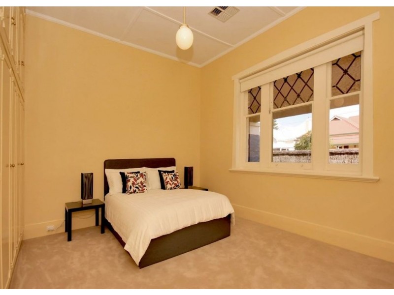 4 South Street, Henley Beach SA 5022