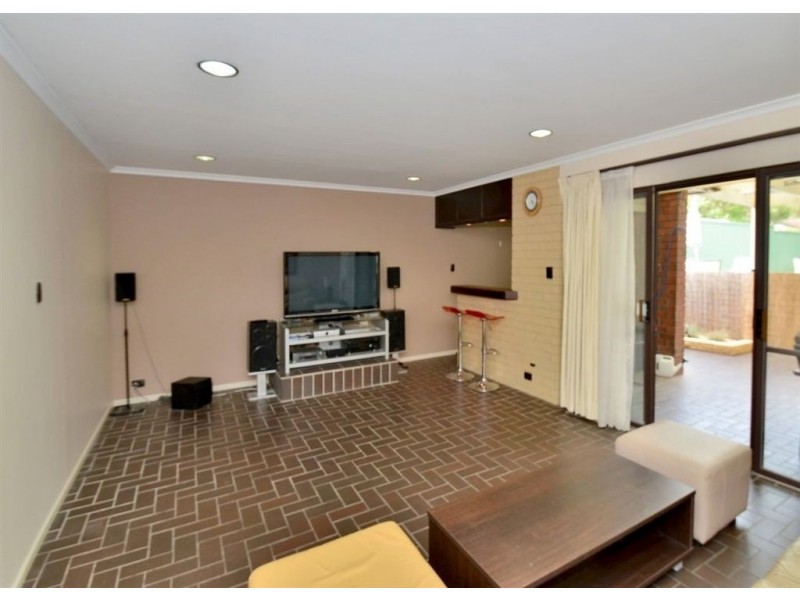 17 St Andrews Crescent, Novar Gardens SA 5040